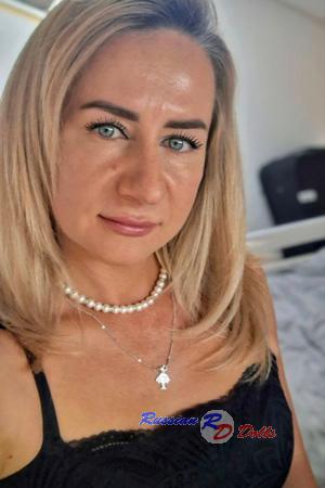 227186 - Viktoriia Age: 42 - Ukraine
