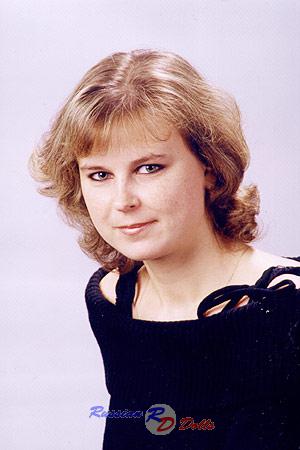 65752 - Elena Age: 28 - Russia
