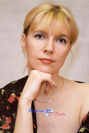 70918 - Elena Age: 42 - Russia